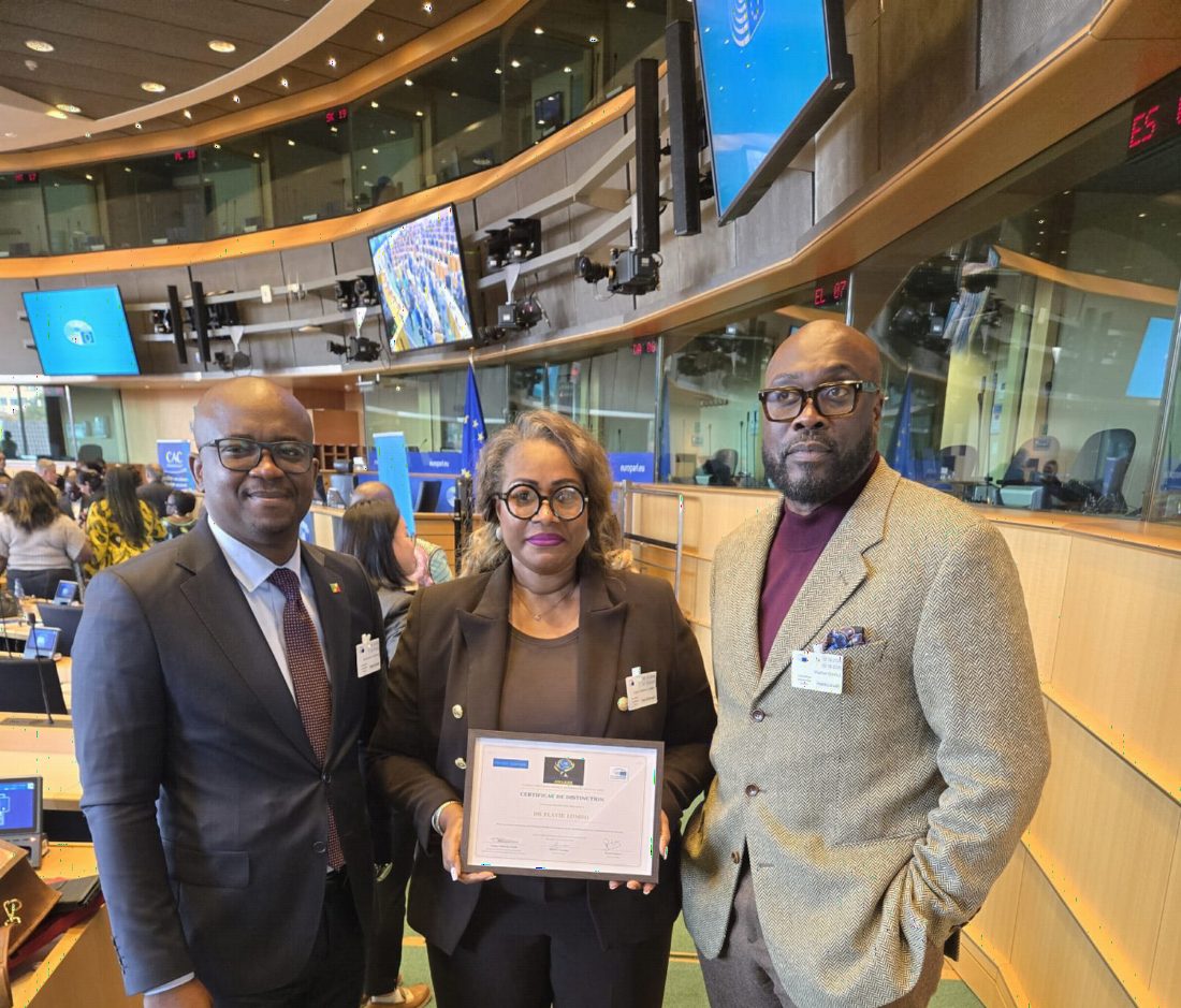 Remise du certificat de distinction à Dr Flavie LOMBO au Parlement européen